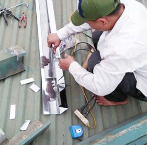 Thợ làm máng xôi tại Bình Chánh