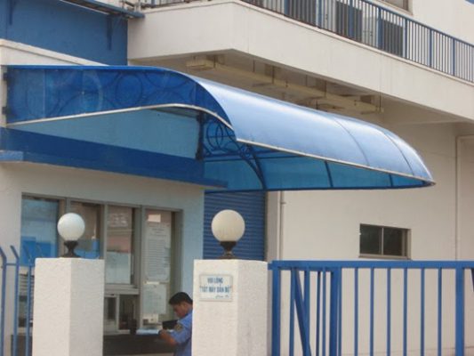 Làm mái poly nhựa tại Quận 4