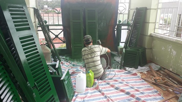 Thợ sửa chữa cửa sắt tại Bình Dương