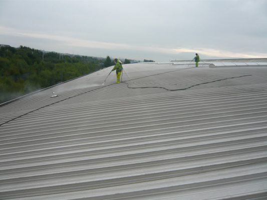 Thợ sơn chống nóng tại Đồng Nai