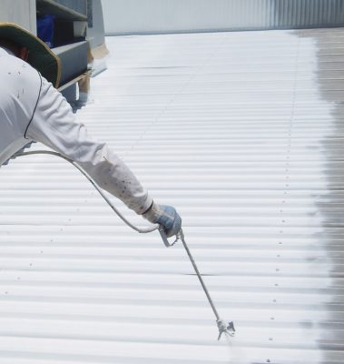 Thợ sơn chống nóng mái tôn tại Quận 4