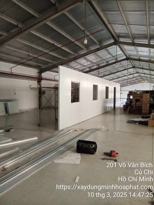 Thợ làm vách panel tại Cu Chi